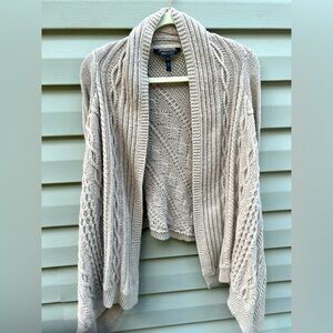 VTG BCBGMaxAzria XS Y2K cable
Knit open cardigan wool blend sweater oversized